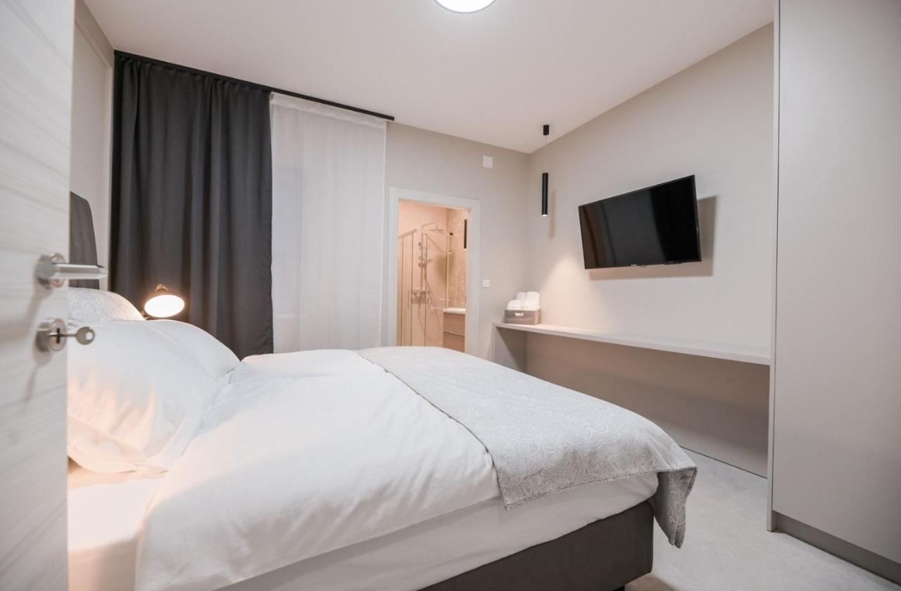 Luxury Apartments Villa Lacrima Šilo Екстериор снимка