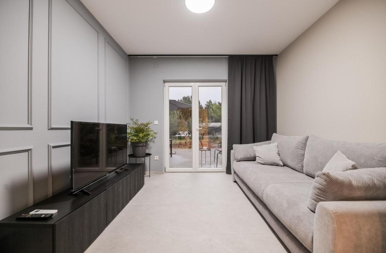 Luxury Apartments Villa Lacrima Šilo Екстериор снимка