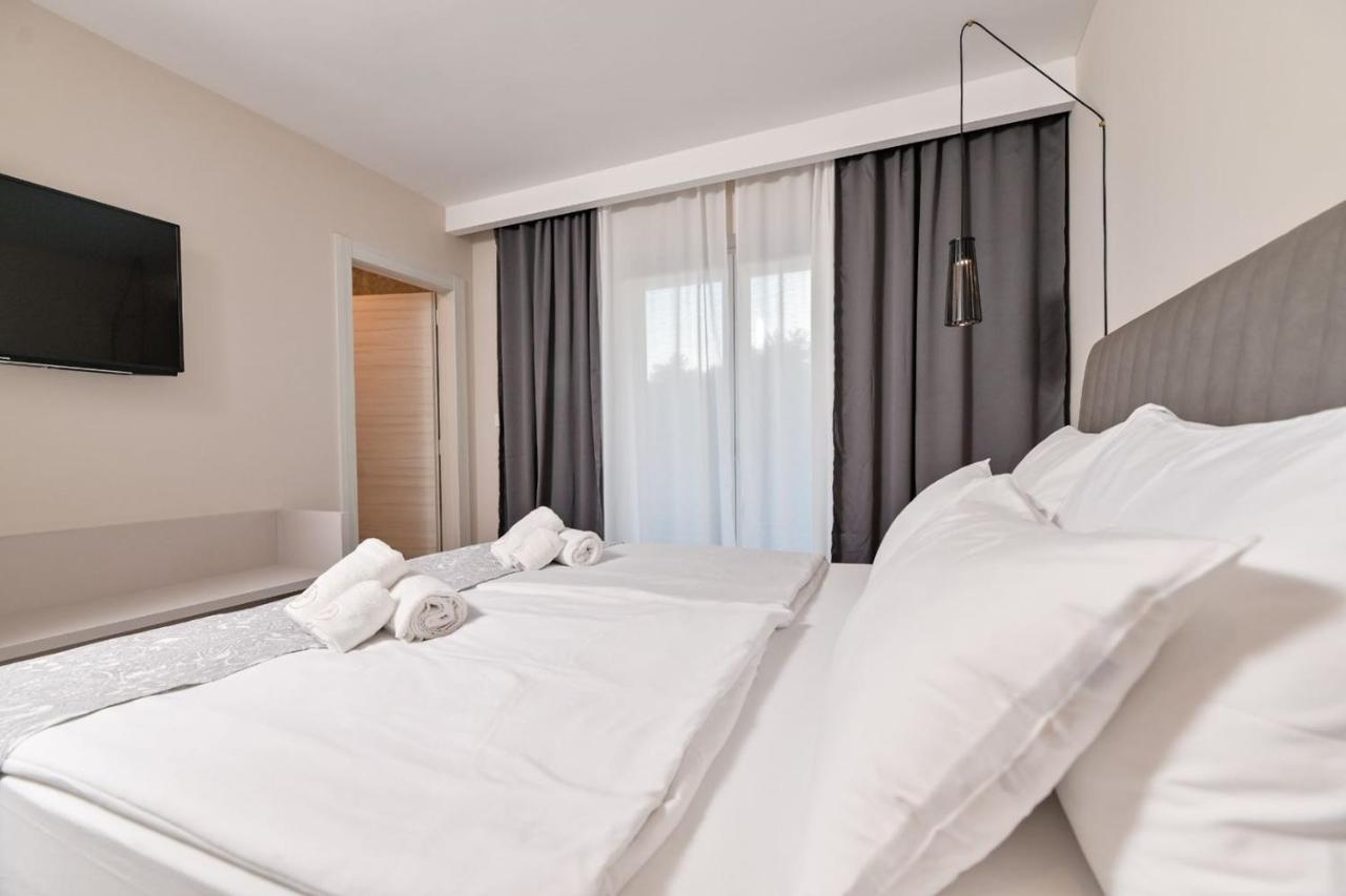 Luxury Apartments Villa Lacrima Šilo Екстериор снимка